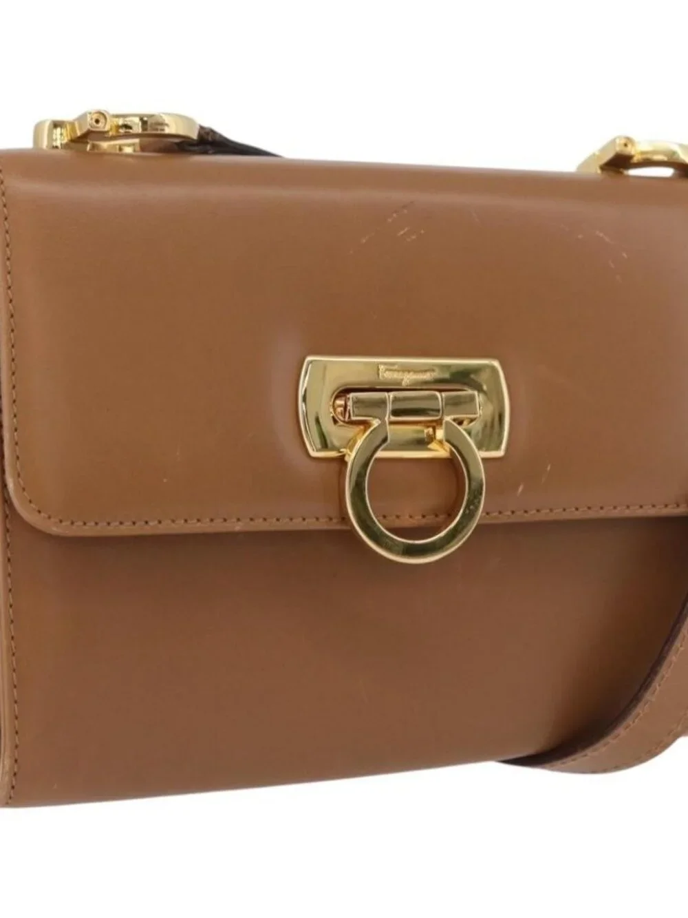 Salvatore Ferragamo Gancini Shoulder Bag Leather Beige Gold Auth BSZ647